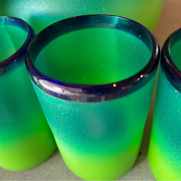 Green and Blue Pitcher Set with 4 Glasses Vintage - Picture 4 of 4